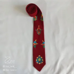 کراوات سنتی لاله عباسی لینن یونیسکس با رنگ زرشکی و با طرح گل‌های لاله عباسی، چاپ شده
