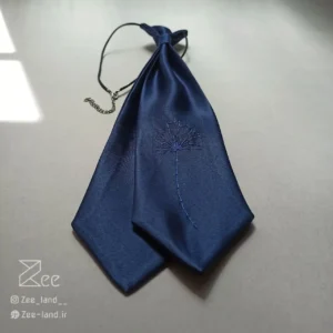 کراوات زنانه مجلسی ساتن، کراوات رسمی گره آماده به رنگ سورمه‌ای و با طرح یک شاخه گل، گلدوزی‌شده با دست