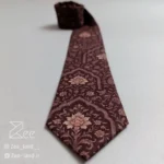 جزئیات کراوات ایرانی رنج نقاش از جنس مخمل با طرح های اسلیمی ایرانی، کراوات مخمل دستدوز